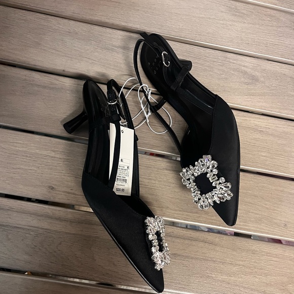 Heels - Picture 2 of 3